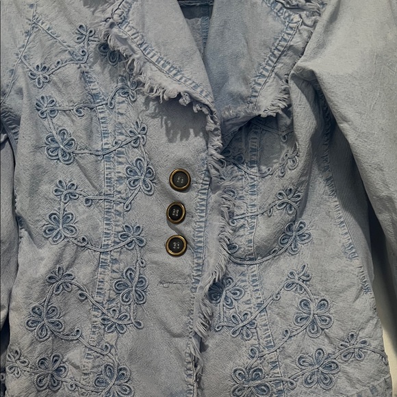 Vintage Frayed Edge Embroidered Denim Jacket says M but fits a S - Picture 3 of 13